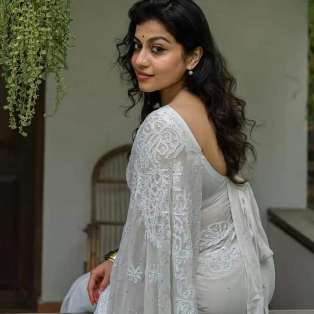 നടികൾക്ക് വാണം അടി??