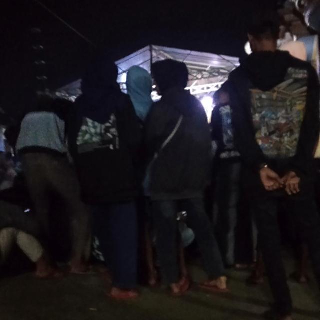 Grub seneng_seneng bolo.?