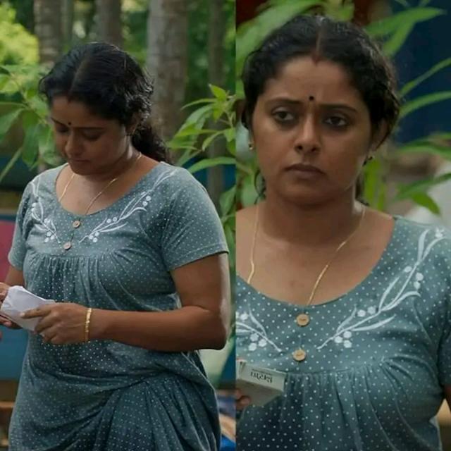 മല്ലു ആൻ്റി പുറി ????