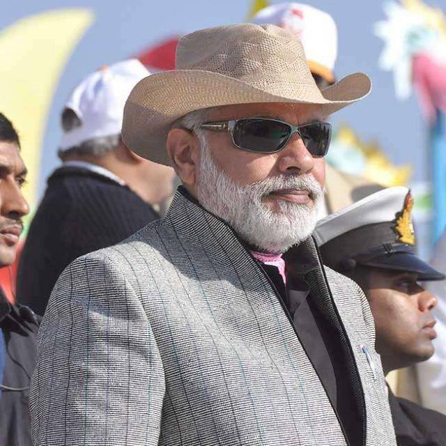 Modi fans????