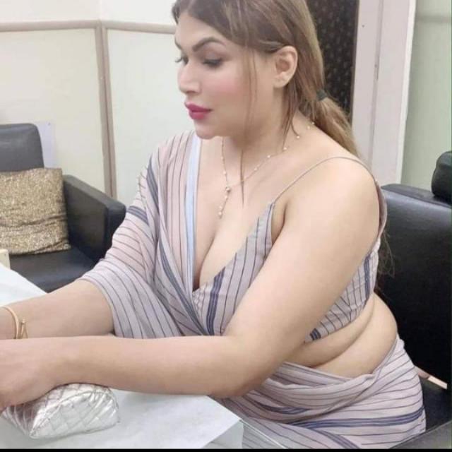 Hot acresss chudayi
