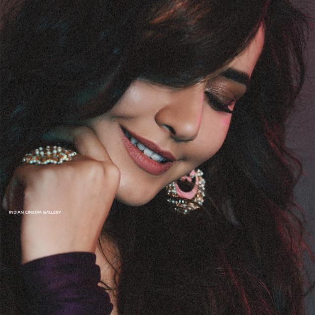 Fans of RAASHI KHANNA❤️?