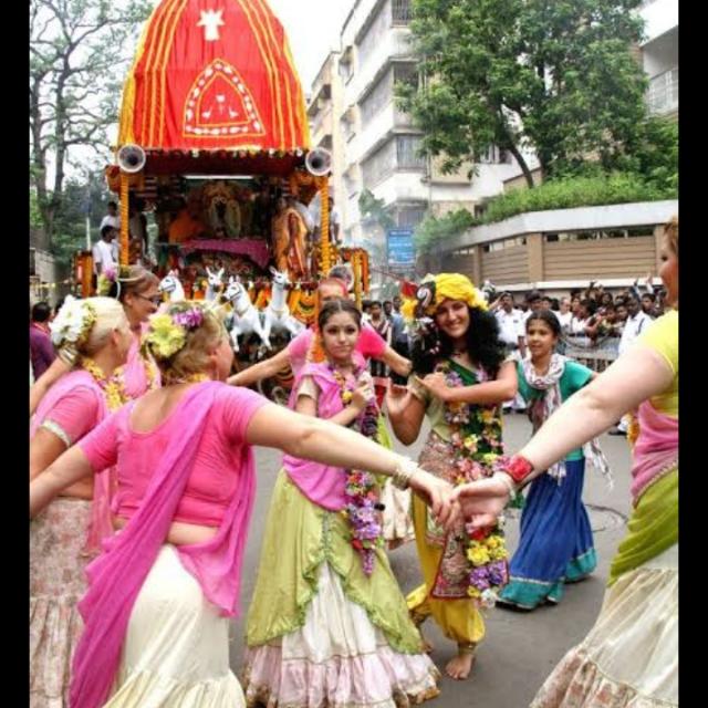 ꧁༺हरे कृष्णा हरे कृष्णा༻꧂