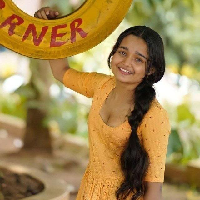 അനിയത്തിയുടെ പൂറ് ?