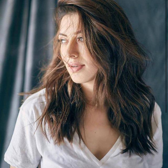 ?Hansika va ookanum?