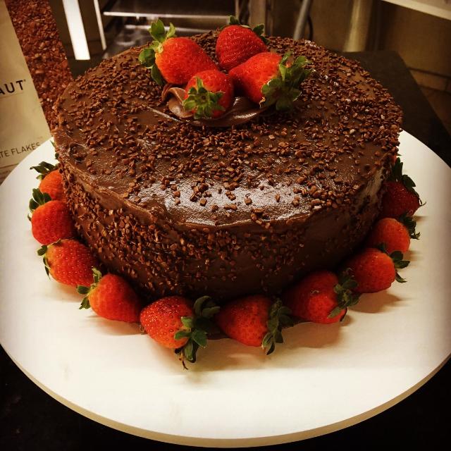 BOLO DE MORANGO?