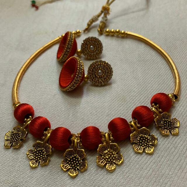  cosmetics & jewelry 