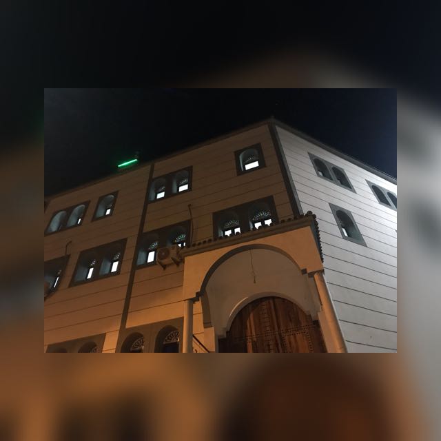 ( لا اله الا الله محمد رسول الله )