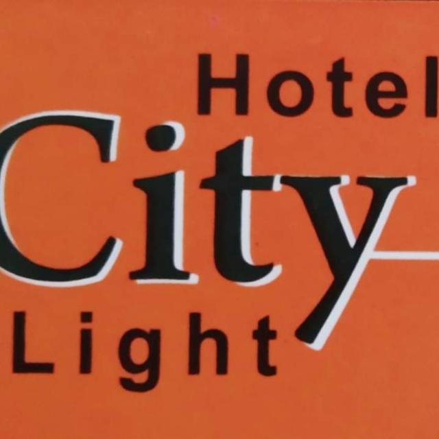 Rooms available Whatsapp group