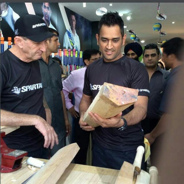 Ms dhoni fans