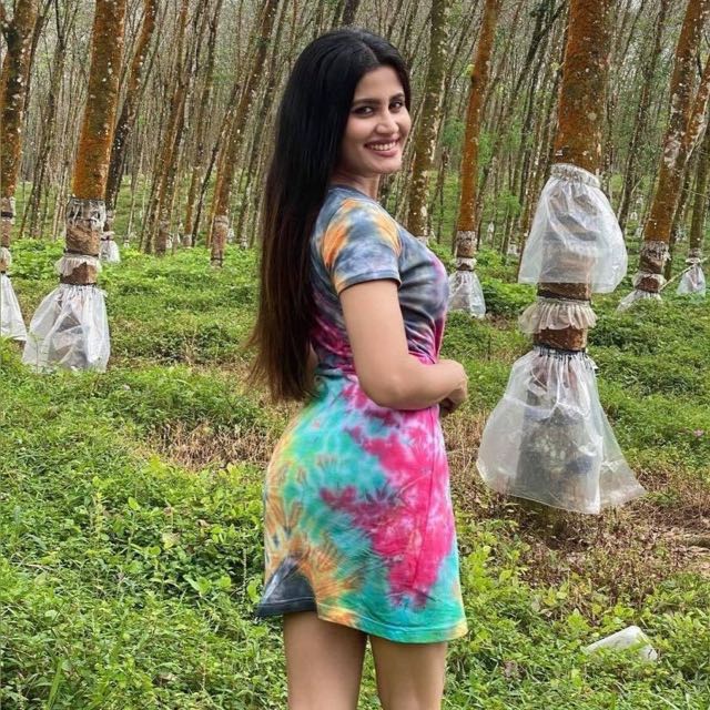 සුදු නෝනා❤️?