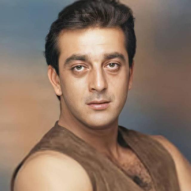 Sanjay DutT friend club ?
