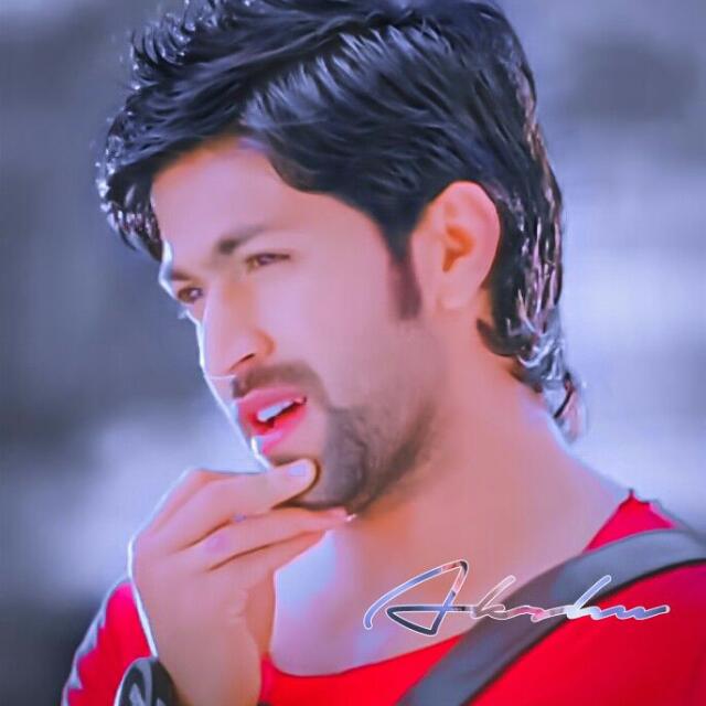 ?Rocking Star Yash Fans..