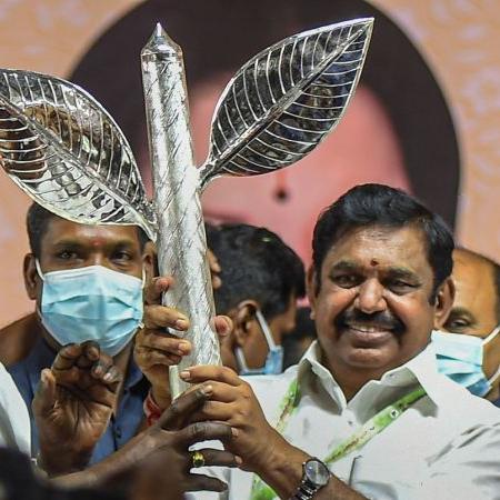 அஇஅதிமுக உண்மை விசுவாசிகள்???