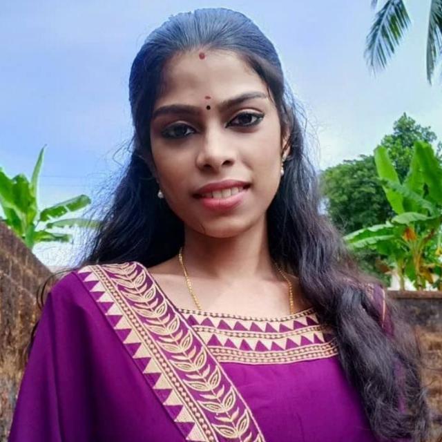 ഉമ്മ പൂറി മോൾ