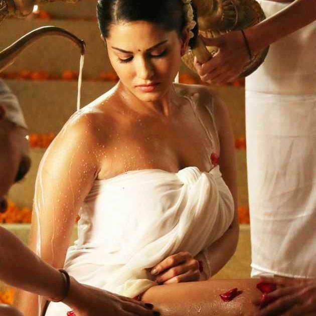 ??അവളുടെ രാവുകൾ??