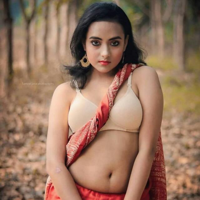 ?Actress ki nangi photo??