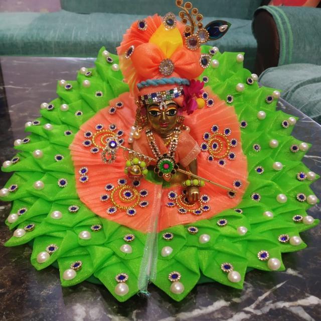 Krishna poshak ghar grpA