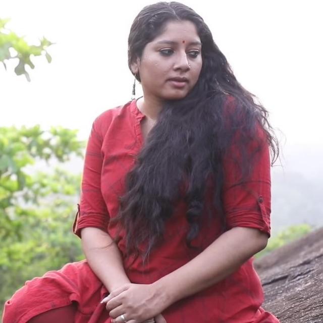 അവൾ?‍♀️