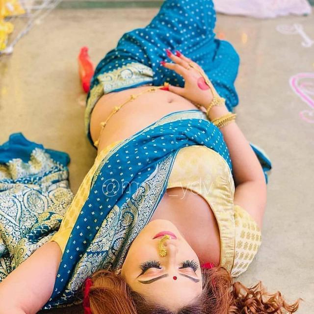 Hot saree navel picture Whatsapp group