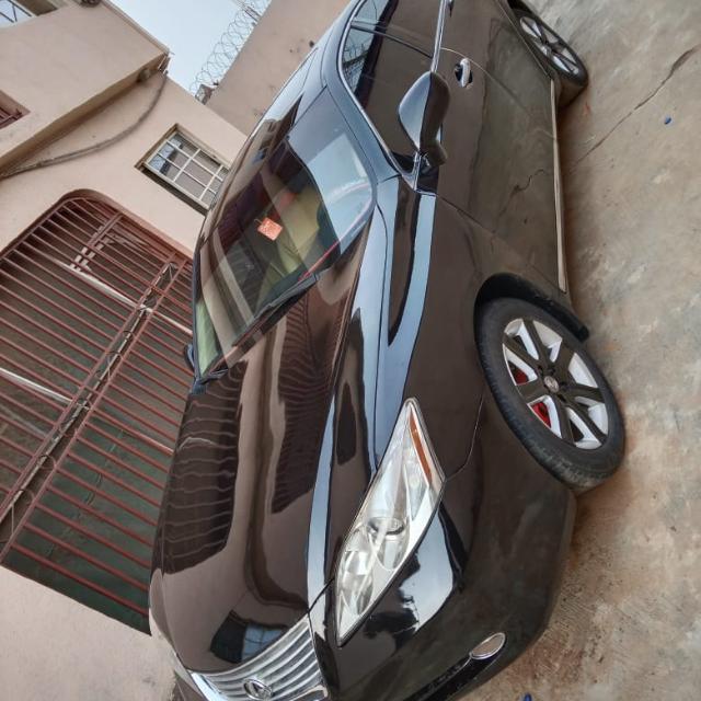 Jhonzboi auto-dealing group