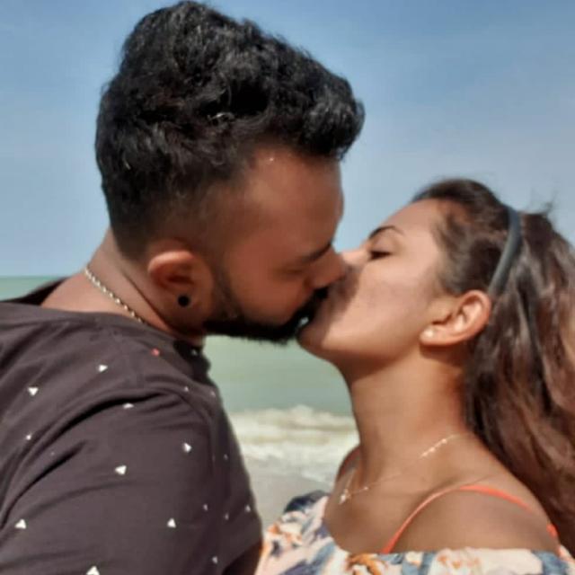 ??යට සාය??