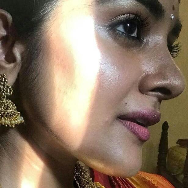 ചേച്ചിയും ഞാനും ??