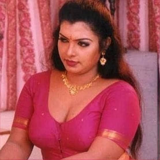 മുലച്ചി അമ്മായി