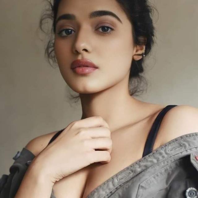 ?? සුදු නංගි ??