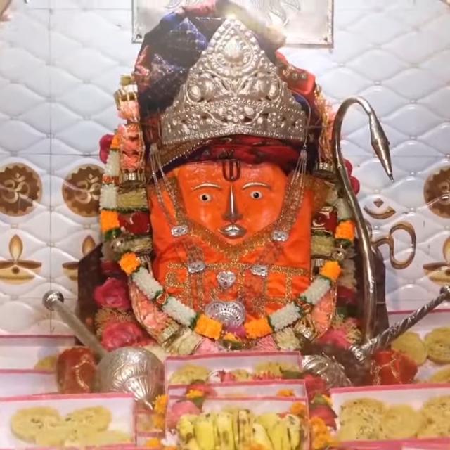?बागेश्वर धाम कुटुंब ?