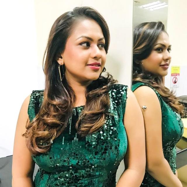 Paid gril Hashini