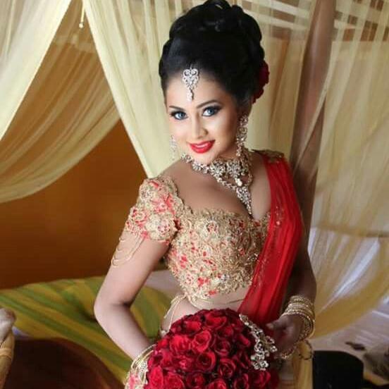 මනාලියන් හැඩ ගැස්ස වීම 