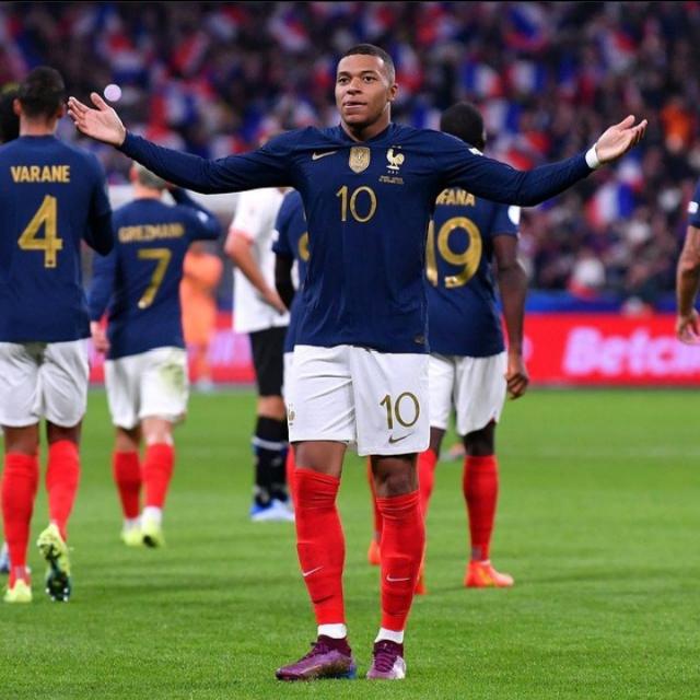 MBAPPE FANS ??