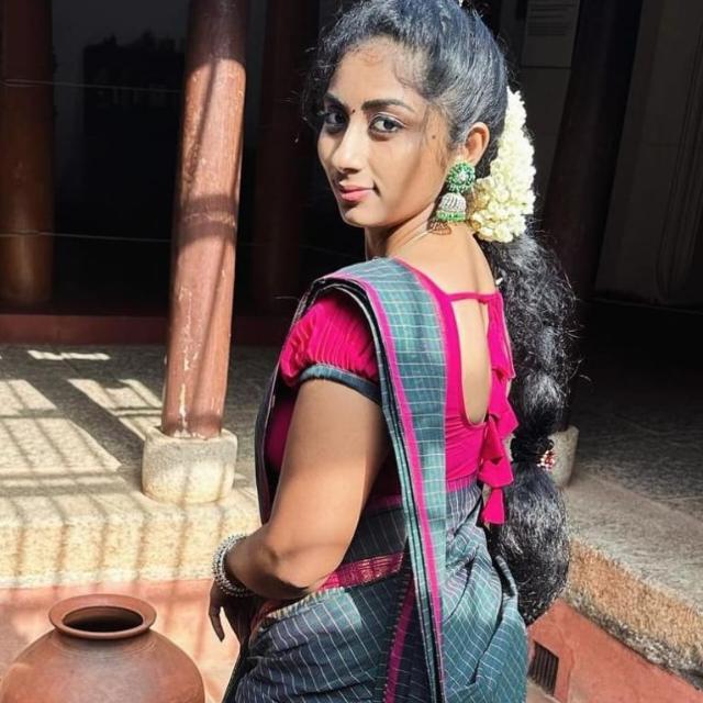 ஆண்டியின் அழகான இரெண்டு முளை 