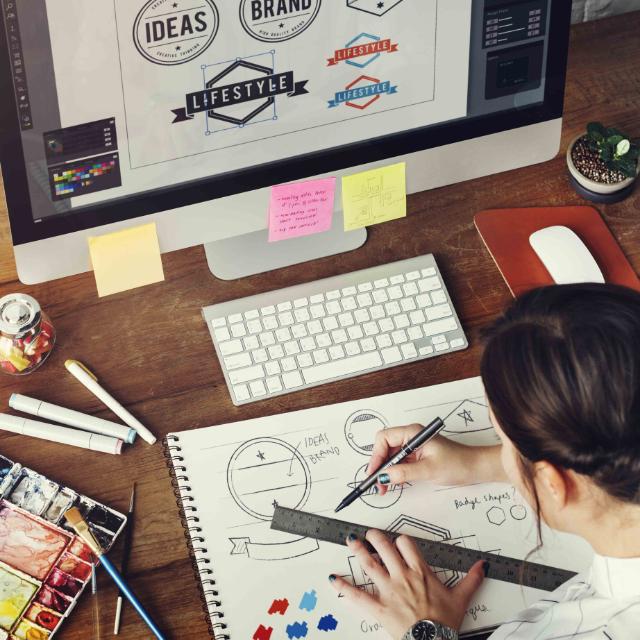 ?Graphic  designer ?