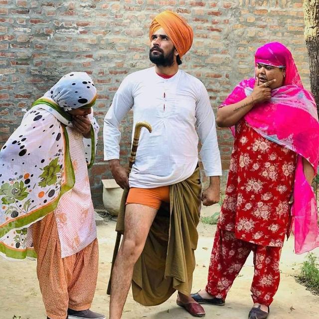 ਸਰਕਾਰੀ ਮਹਿਕਮਾ ਲੱਤਾਂ ਚੱਕ
