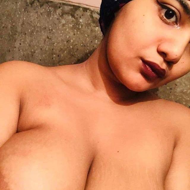 Nude video call 