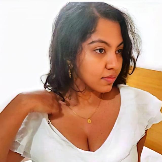 ഇടനാഴിയിലെ കിളി നാദം ?
