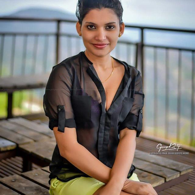 തുണ്ട് ലോകം ??