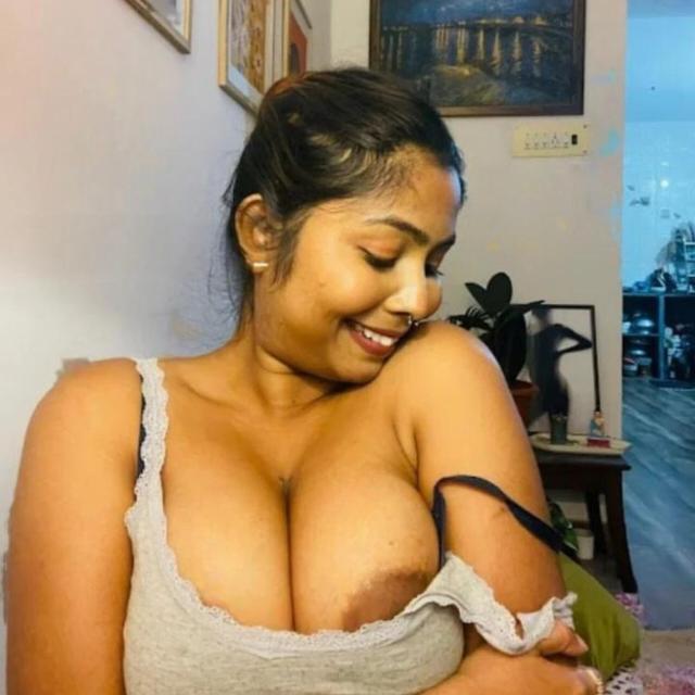 தமிழ் ஹாட் கிர்ல் ?