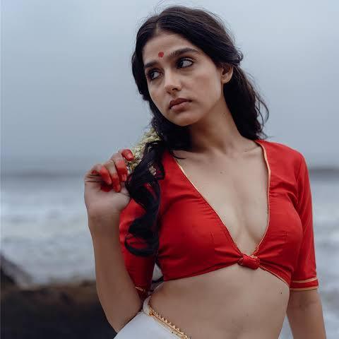 ?താമരപ്പൂവ് ?