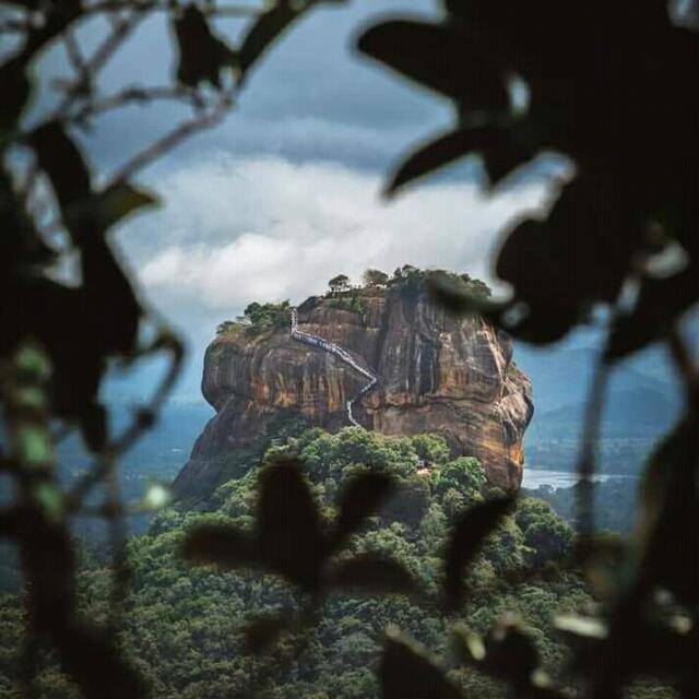 ??නරඹමු ශ්‍රී ලංකා ??