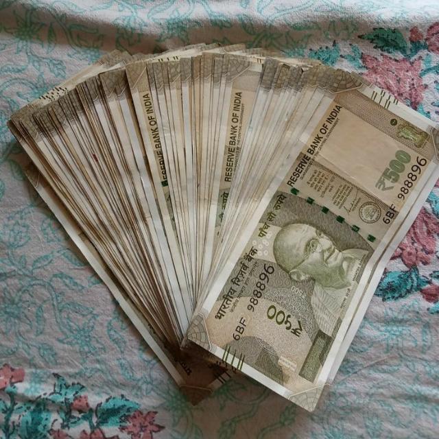 Paisa kamao yaha se ?