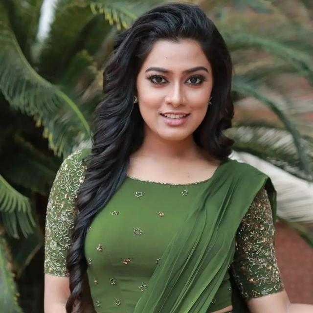??അപ്പുറത്തെ ചേച്ചി ??