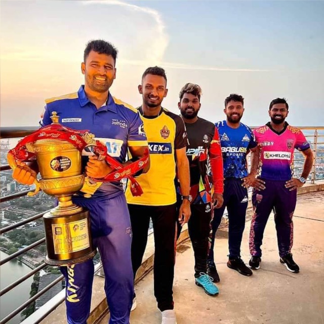 HIT WICKET Whatsapp group
