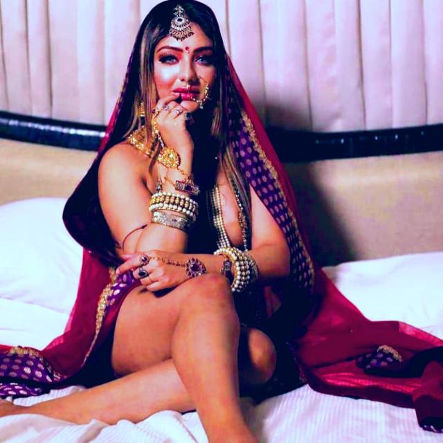 Rakhi naukrani kutiya 
