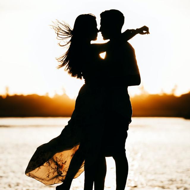 ඇන්ටිලට සැප only ladies?