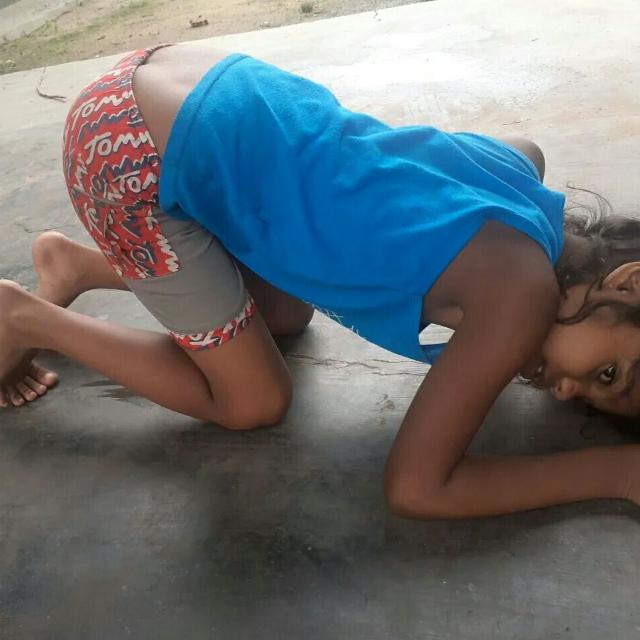 ?පොඩි කෙල්ලො?