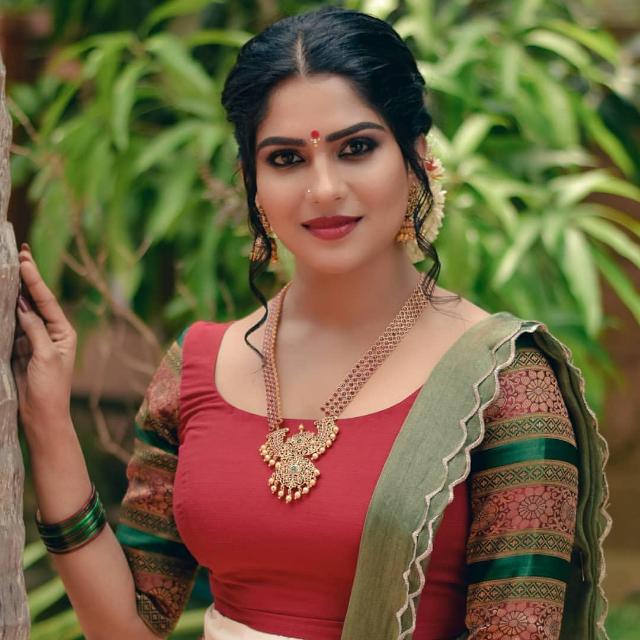 REAL MEET SERVICE AVAILABLE Whatsapp group