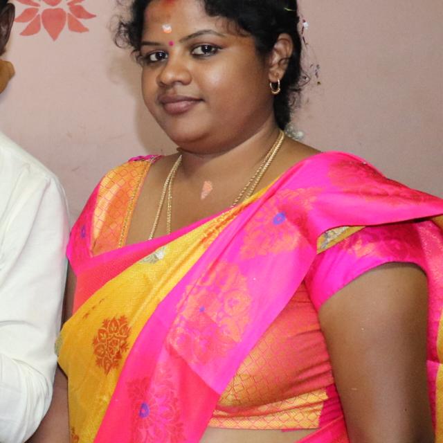 என் அண்ணி ஜட்டி போடவில்லை